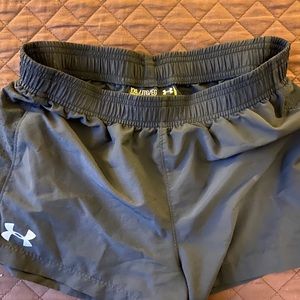 Under Armour Youth XL shorts